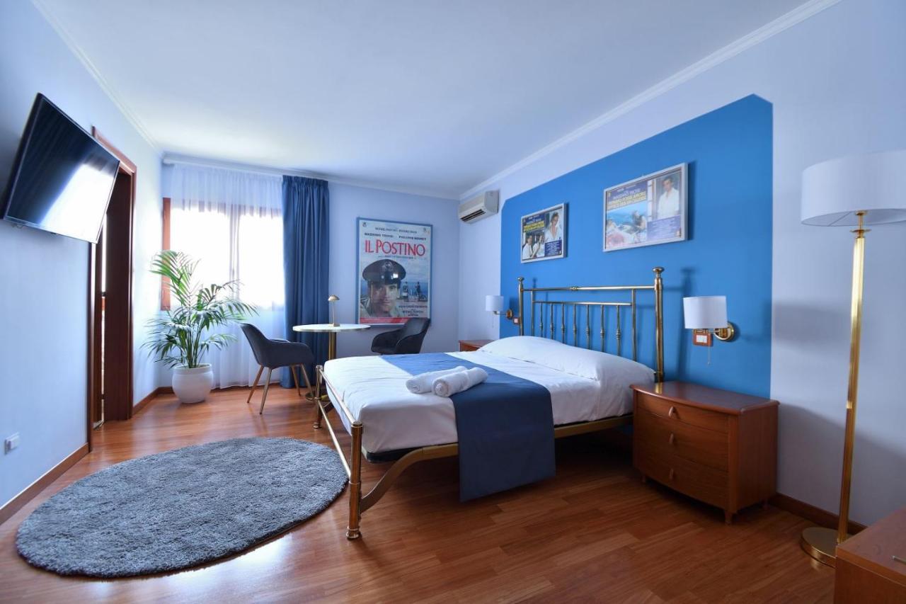 Le Cinema Bed and Breakfast Formia Buitenkant foto