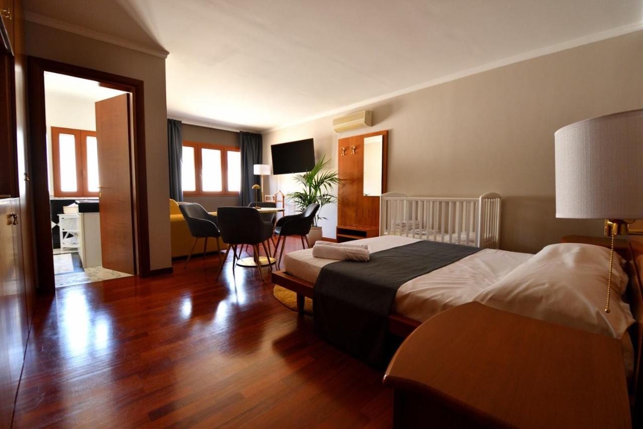 Le Cinema Bed and Breakfast Formia Buitenkant foto